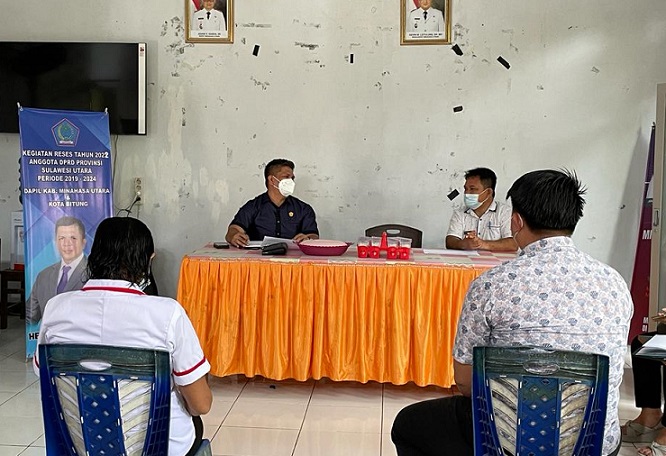 Legislator DPRD Sukut HENRY WALUKOUW Saat Melaksanakan Reses II