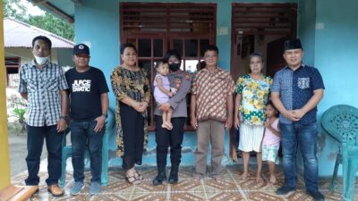 Foto bersama Forkopimca dan Camat Manganitu Julian Pesik, saat melaksanakan safari