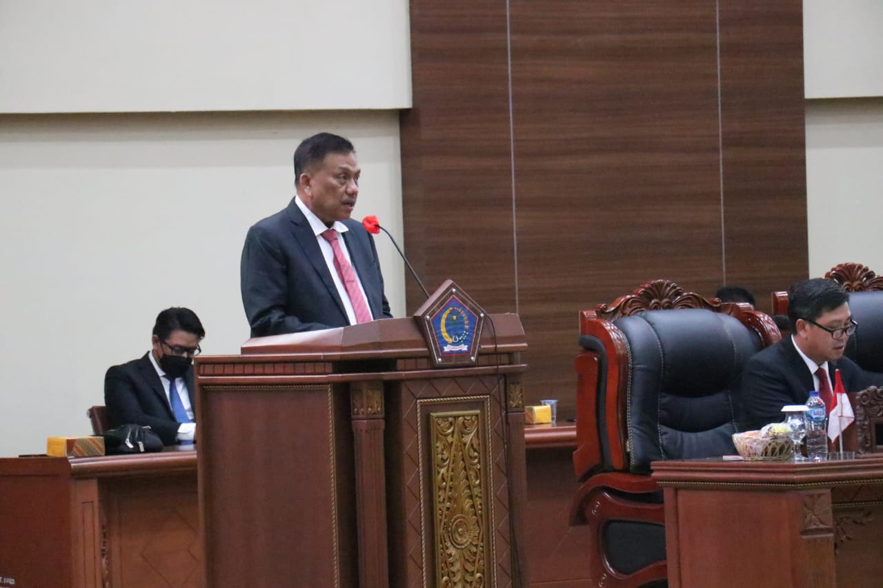 Gubernur Sulut Olly Dondokambey saat membawakan sambutan