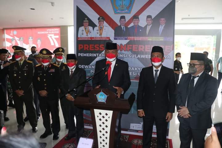 Foto : Konferensi Pers seusai pelaksanaan rapat paripurna istimewa