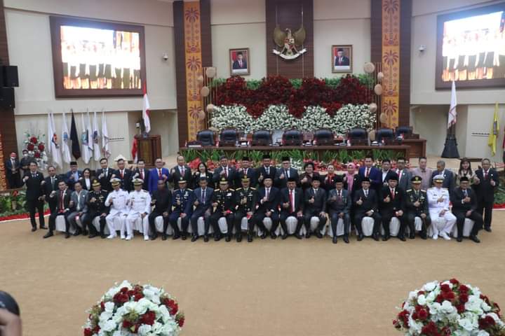 Foto : Sesi foto bersama dengan unsur Forkopimda