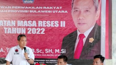 Boy Tumiwa saat melaksanakan Reses II Tahun 2022 di Desa Popareng, Selasa (2/8/22) kemarin.