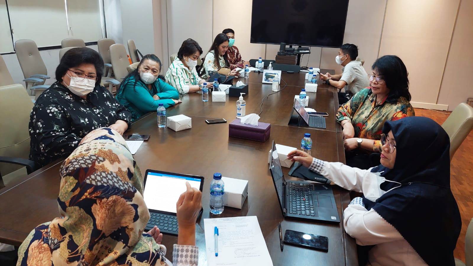Foto : Komisi IV DPRD Sulut dibawah Ketua Komisi Vonny J. Paat saat melaksanakan kunker ke Kementerian Tenaga Kerja RI