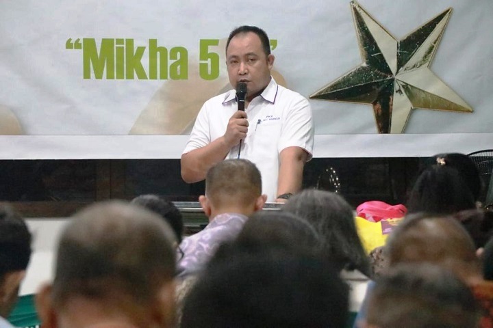 Foto : Anggota DPRD Sulut, Careigh N. Runtu saat melaksanakan Sosbang di wilayah Minahasa
