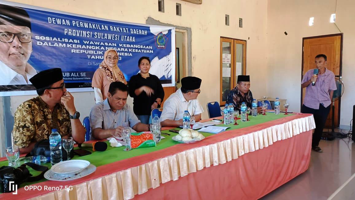 Foto : Anggota Komisi III DPRD Sulut Ayub Ali Albugis saat melaksanakan Sosbang