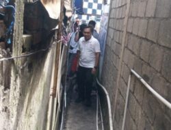 Terobos Gang Sempit, Pjs Wali Kota Manado Tinjau Serta Salurkan Bantuan di Pasar Murah Sindulang Satu